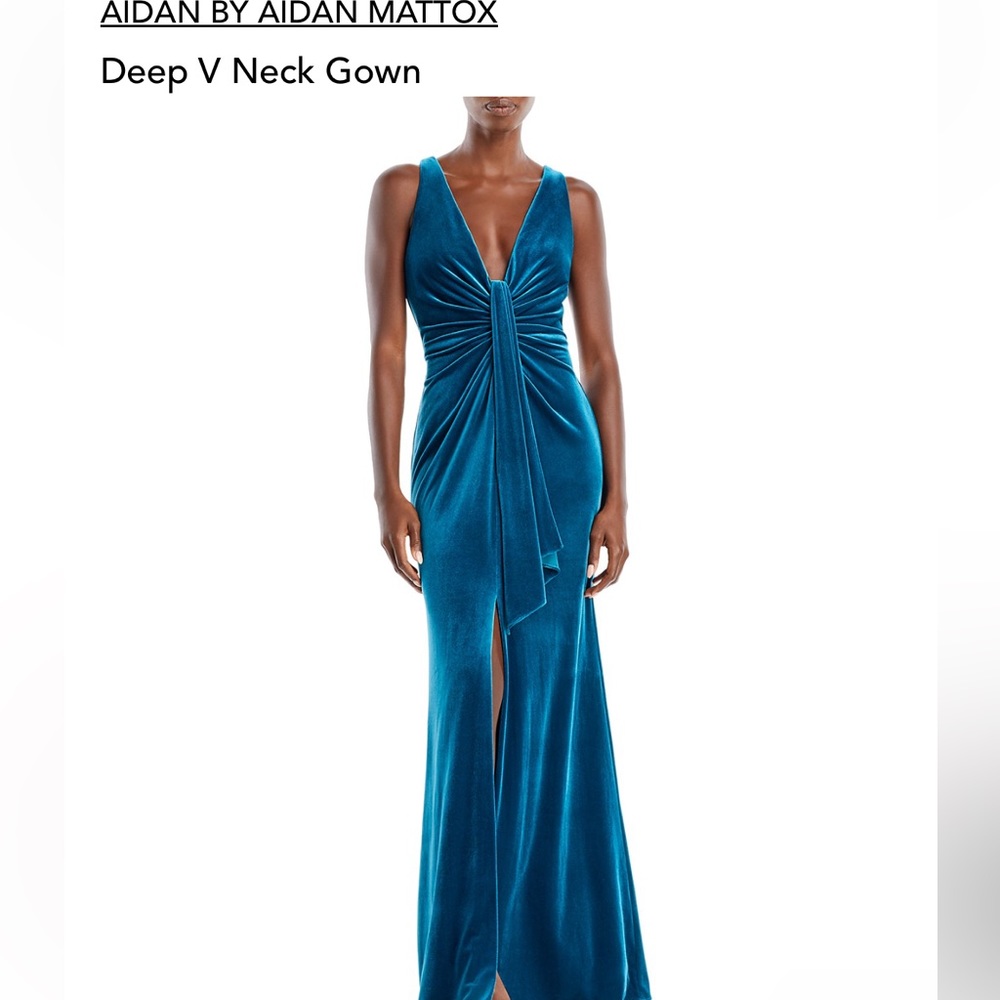 NWT Aiden by Aiden Mattox gown in velvet blue. Size 6. Never worn!
